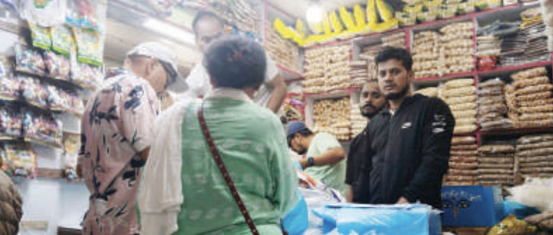 तिहारका लागि बजारमा बढ्यो चहलपहल