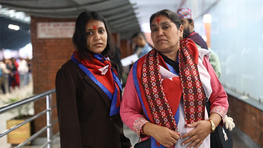 विपिनको रिहाइका लागि आमा र बहिनी अमेरिका प्रस्थान