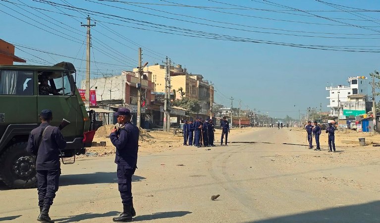 रौतहटको गौरमा बिहान साढे ८ बजेदेखि पुन: अनिश्चितकालीन कर्फ्यु