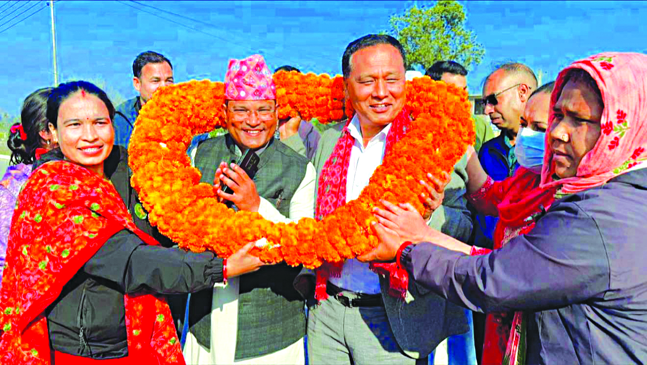 अझै छुटेन नेताहरुमा माला मोह (तस्वीरसहित)