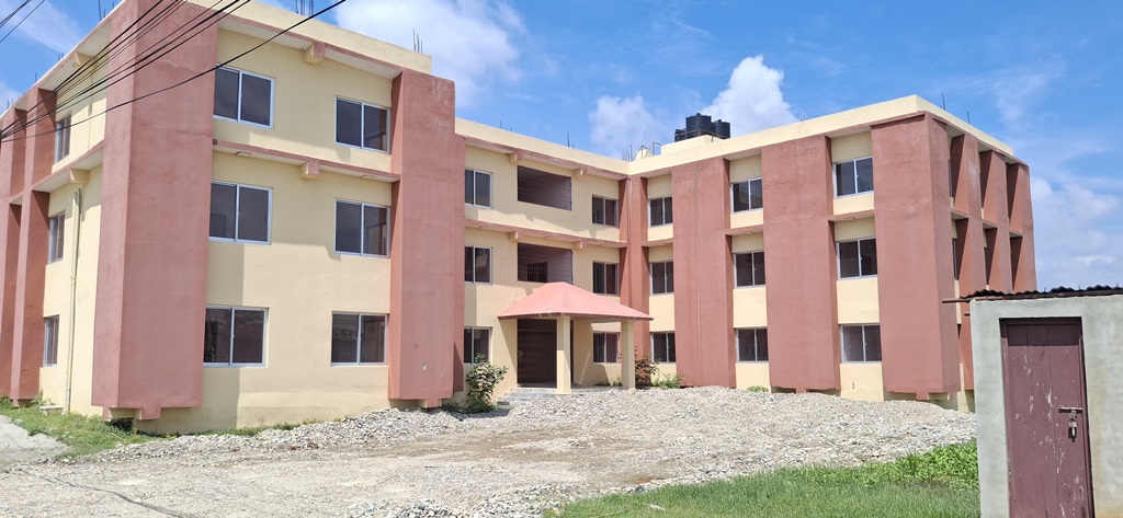 करोडौँ खर्चिएको नगरपालिका भवन प्रयोगविहीन