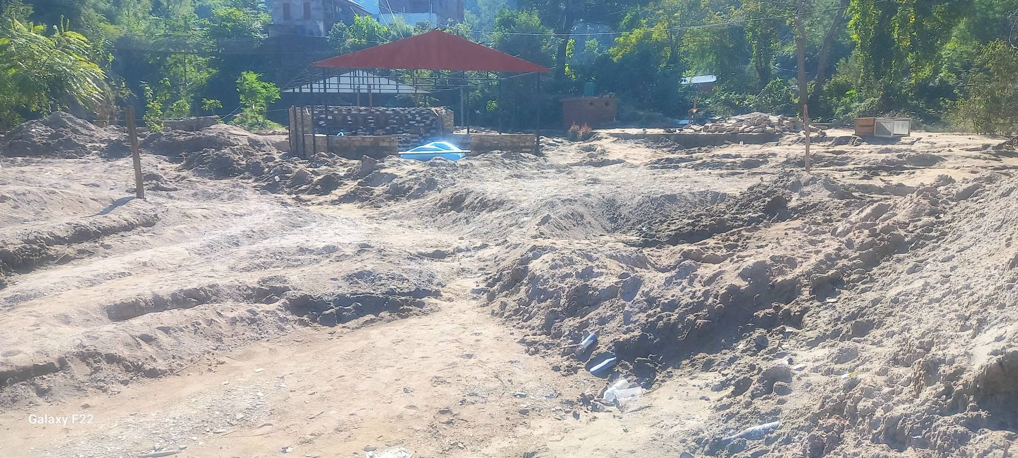बाढीले कुरूप बन्यो ‘रानीमहल’ क्षेत्र