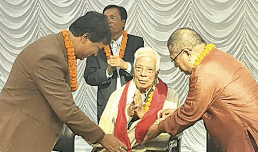 वरिष्ठ साहित्यकार शाक्य अभिनन्दित