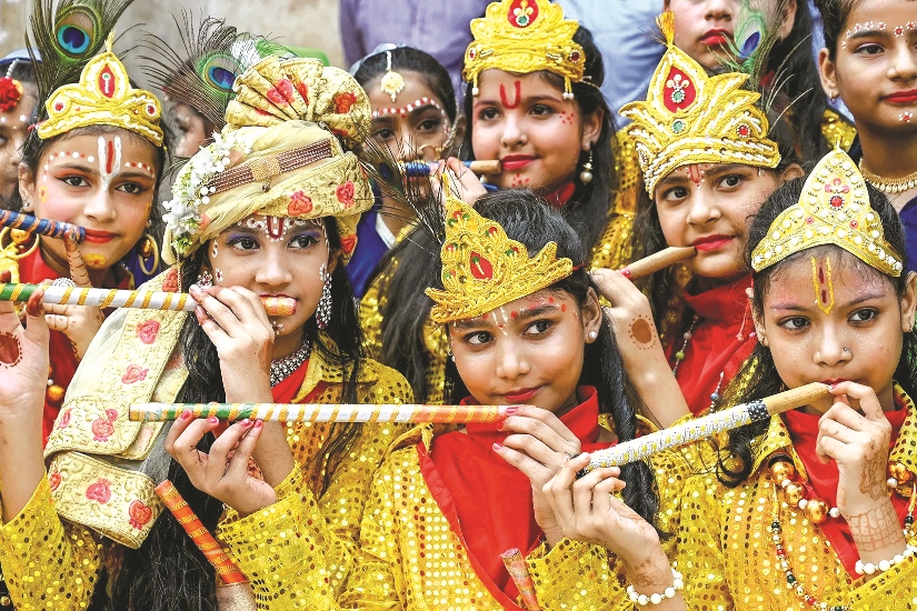 श्रीकृष्ण जन्मिएको खुसीमा आज रथयात्रा निकालिँदै