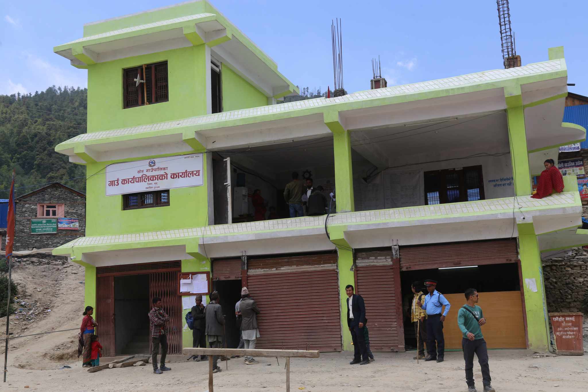 सोरुका वडा ११, वडासचिव ५ जनामात्रै